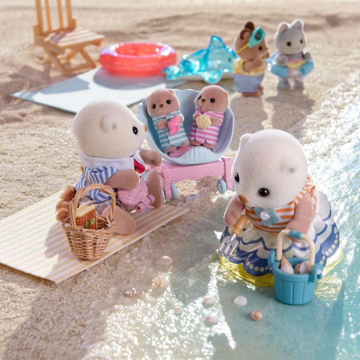 Sylvanian Families - La Famille Loutre de mer -Figurines Animaux Miniatures - 5803