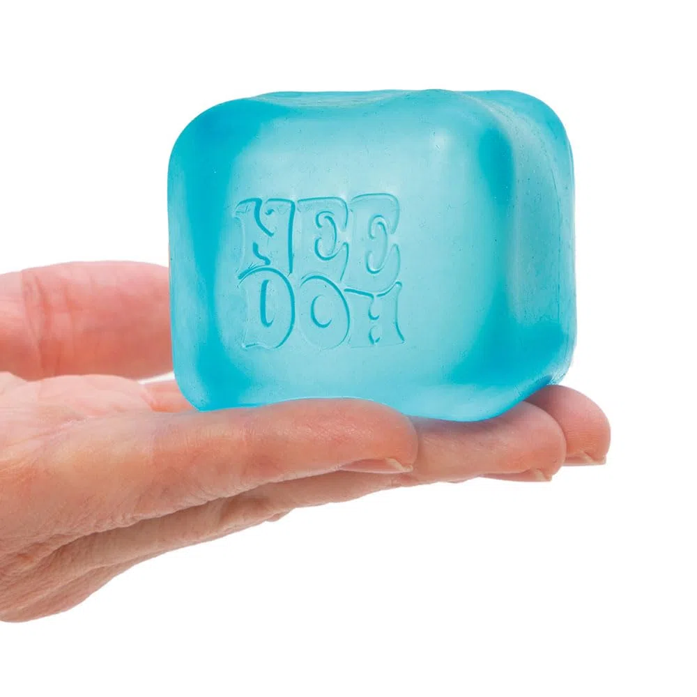 Schylling Needoh Lot de 3 Jouets sensoriels Cube avec Un écrasement Super Solide – revient Toujours à sa Forme carrée – Les Couleurs Peuvent Varier