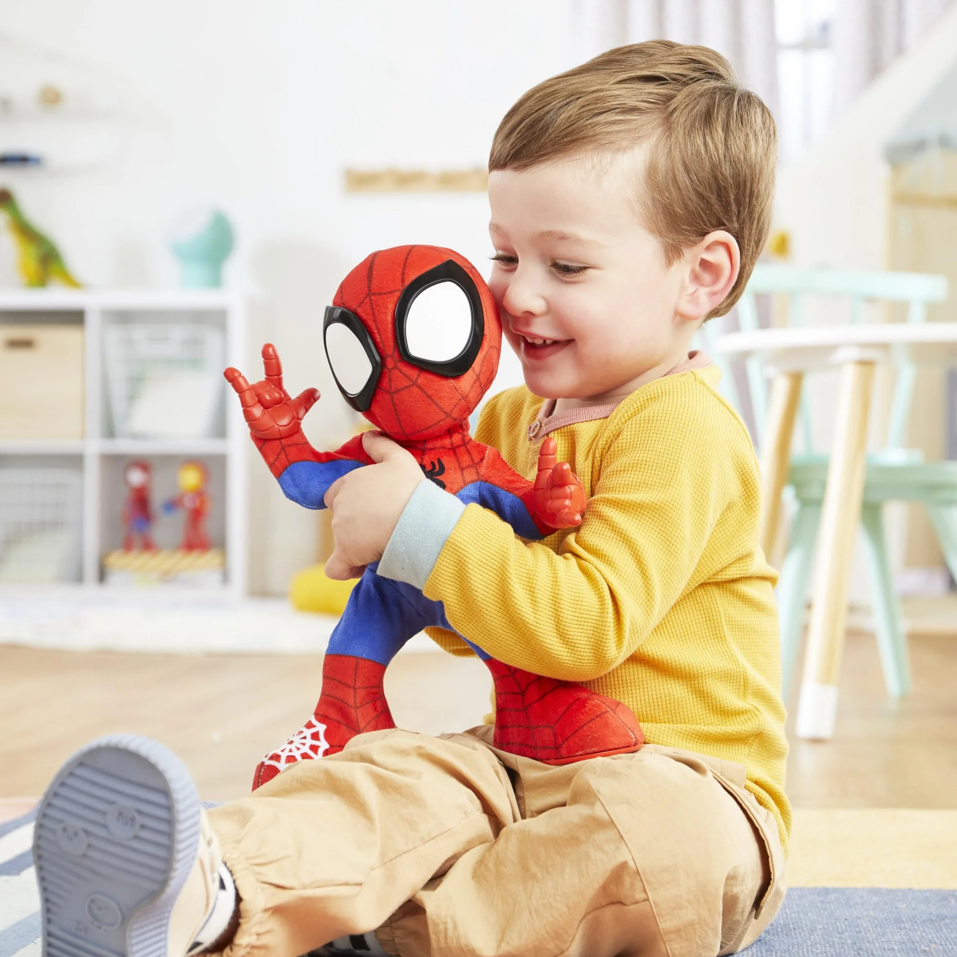 Hasbro Spidey et Ses Amis Extraordinaires, Spidey Danse et Rampe Peluche Interactive, Jouet Préscolaire pour Enfants Dès 3 Ans, Filles et Garçons, Version Anglaise