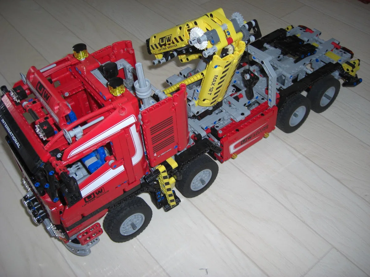LEGO - 8258 - Jeu de construction - Technic - Le camion-grue