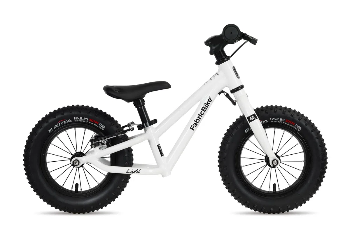 FabricBike Mini Light Draisienne Enfant 12 Pouces – Ultra Légère (3,4 kg), Cadre Aluminium 6061, Réglable, 2 Versions (avec ou sans Pneus Crantés), 2–5 Ans